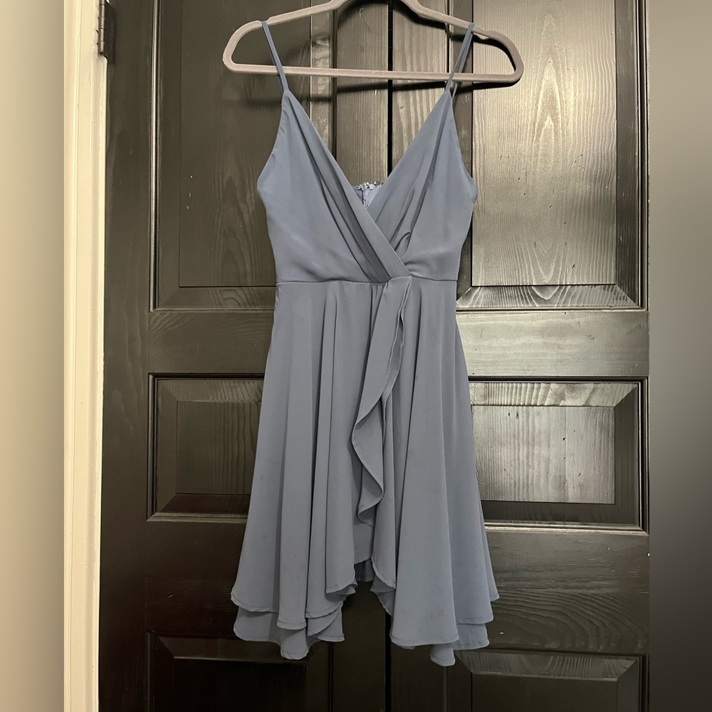 Cute blue flowy dress!